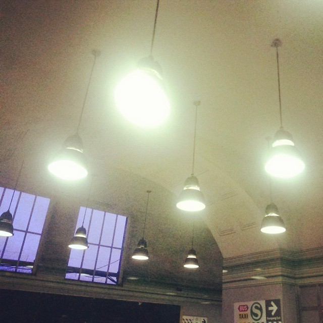 Lampen in der U-Bahn Sternschanze