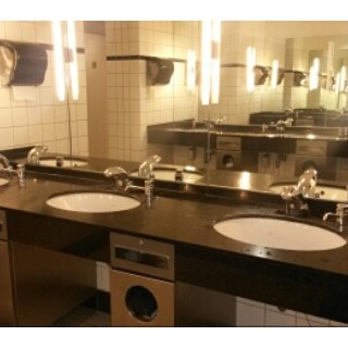 Spiegelbilder bei den Waschbecken #waschbecken  #spiegelbilder