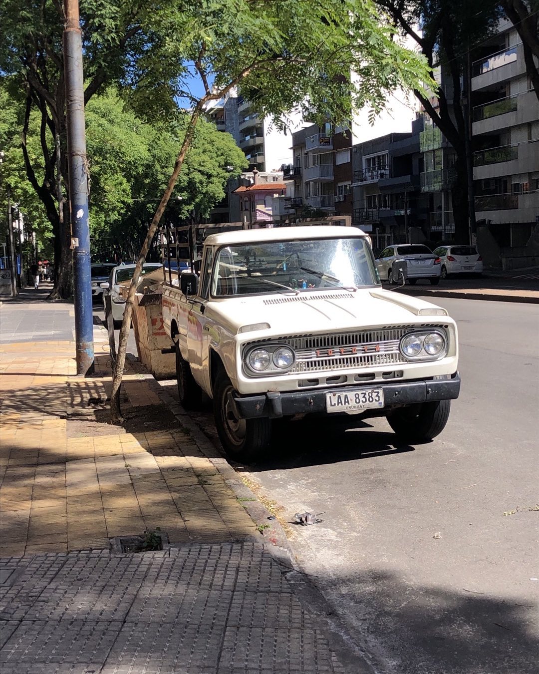 Ein altes cooles Auto. #Montevido #uruguay #unterwegs #reisen # Auto #car #oldcar