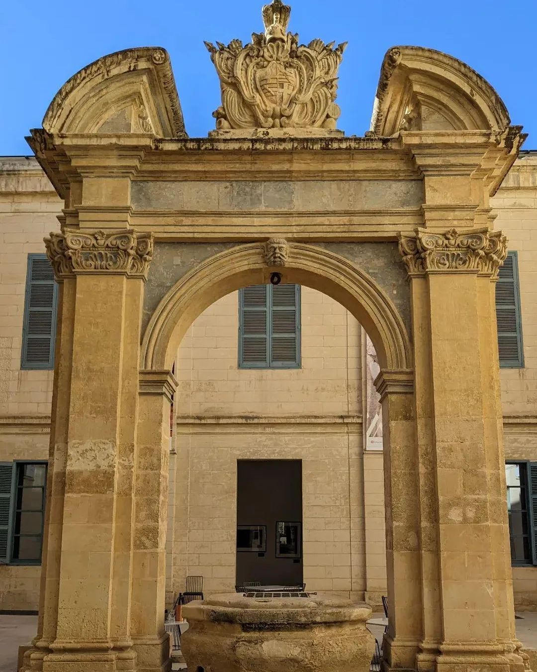 Im Innenhof des Kunstmuseums in Valletta. #Malta #Valletta #Kunst #Reisen #Travel #Unterwegs #Bildung