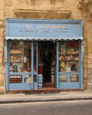 Kleiner Laden in einer Seitenstraße in Valletta. #Valletta #Laden #Malta #Reisen #Travel #Unterwegs